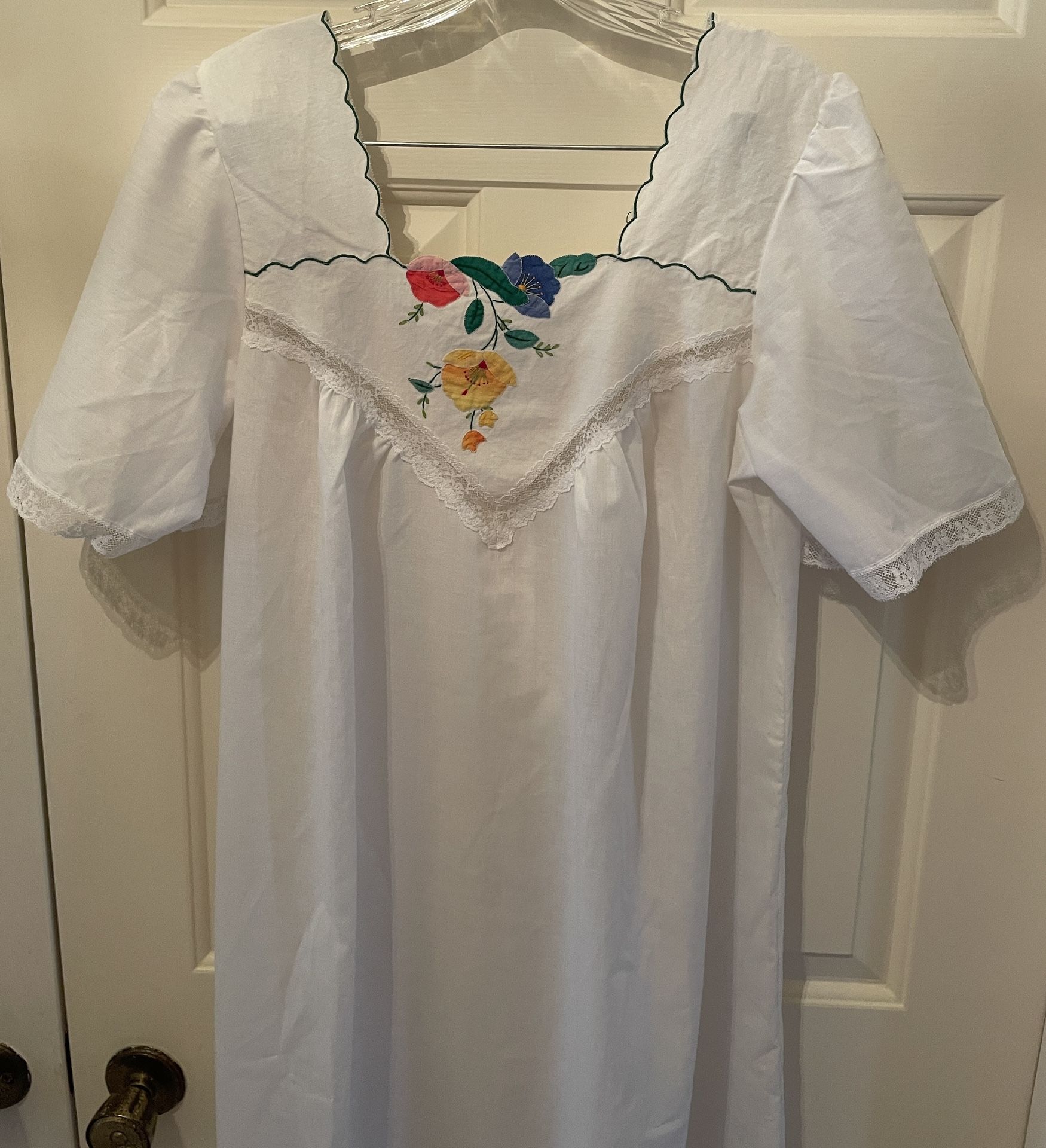 Vintage White Nightgown lingerie by Saramae- Large/16 Union Made