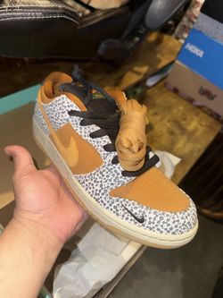 safari dunks size 9.5