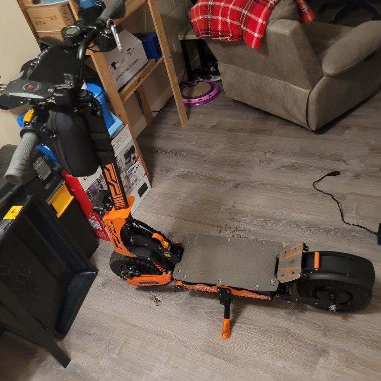 GT08 Dual Motor Dual Disk Brake E-scooter