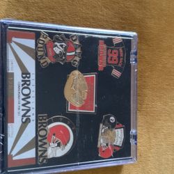 $ 35 OBO Brown Return Year 1999  Cleveland Browns Limited Edition Collectors 5 Pin Set! 1,282 of 19,999 Still In Plastic Never Opened 