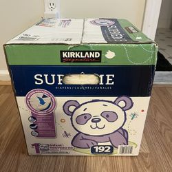 BRAND NEW 192 COUNT BABY DIAPERS 🍼👶.  FITS UP TO 14 LBS.  SUPREME.  FACTORY SEALED. AMAZON RETAIL $69.99 (SEE AD). ASKING $30 OR BEST. 👶👶