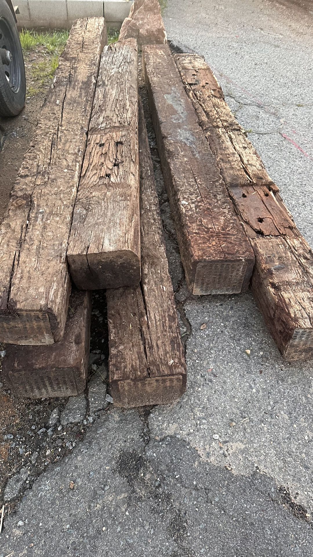 Railroad Ties/ Railway Sleepers