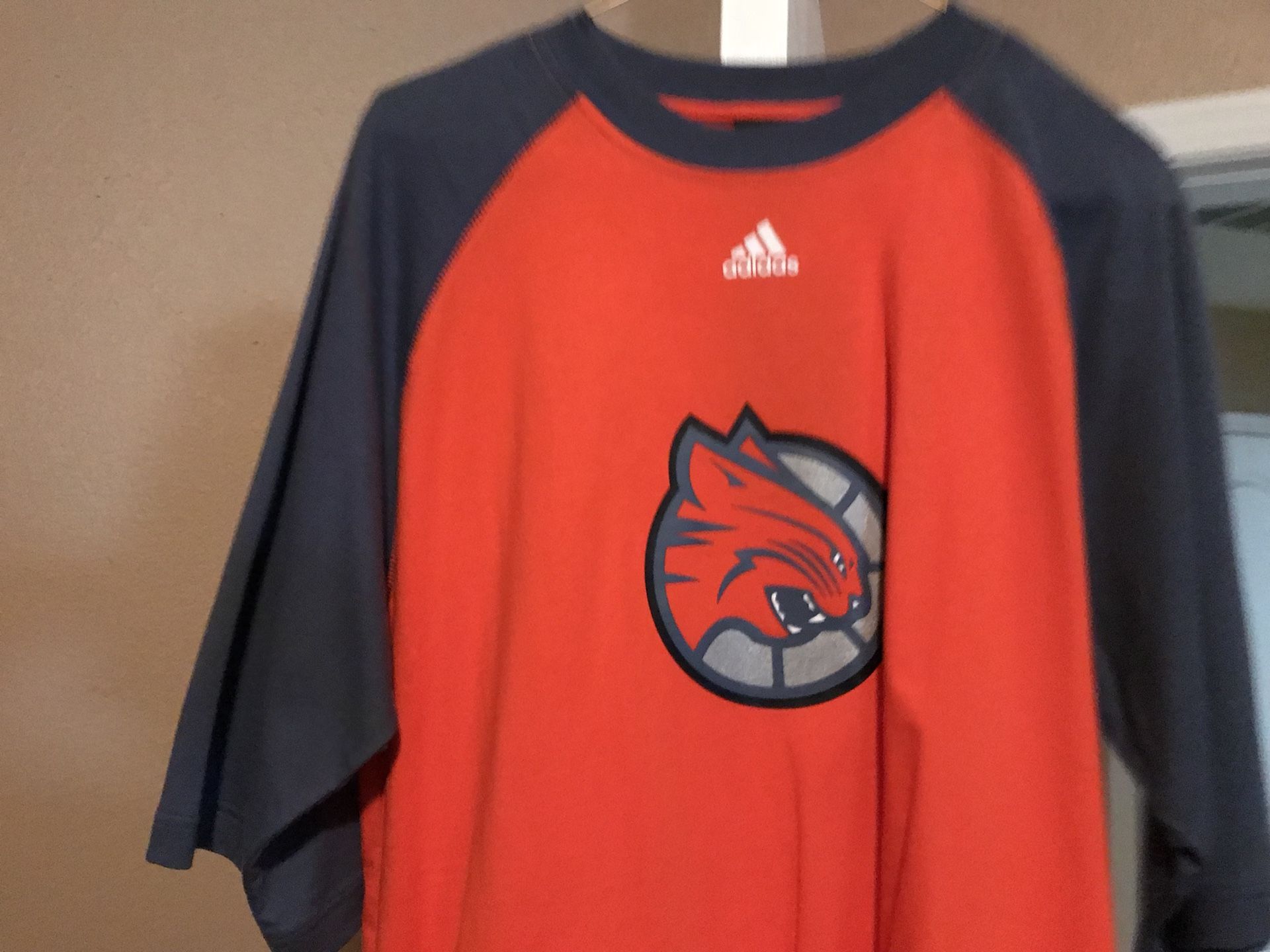 Charlotte Bobcats Vintage Adidas Medium Baseball Tee Shirt