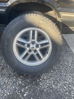18inch Land Rover Wheel and Tire