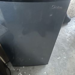 Mini fridge