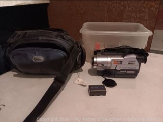 Sony Handycam DCR-TRV140E 2 Batteries Leather Bag