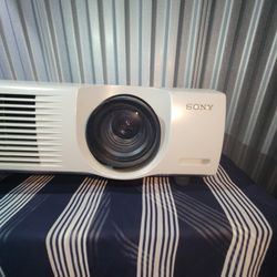 Sony VPL-PX41 LCD Projector