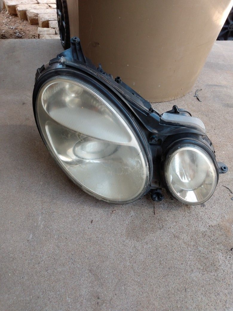 Used Passenger Headlight For Mercedes W211