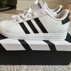 Adidas Grand Court 2.0 Kids Sneakers – White/Black – Size 5.5 Youth – New in Box 