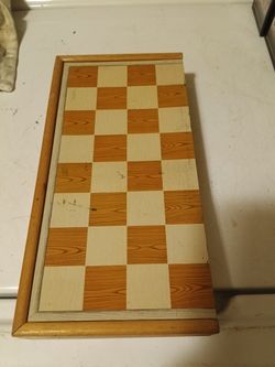 11" square folding magnetic checkers & backgammon board