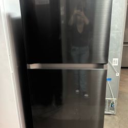 SAMSUNG REFRIGERATOR 