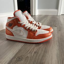 Jordan 1 Mid