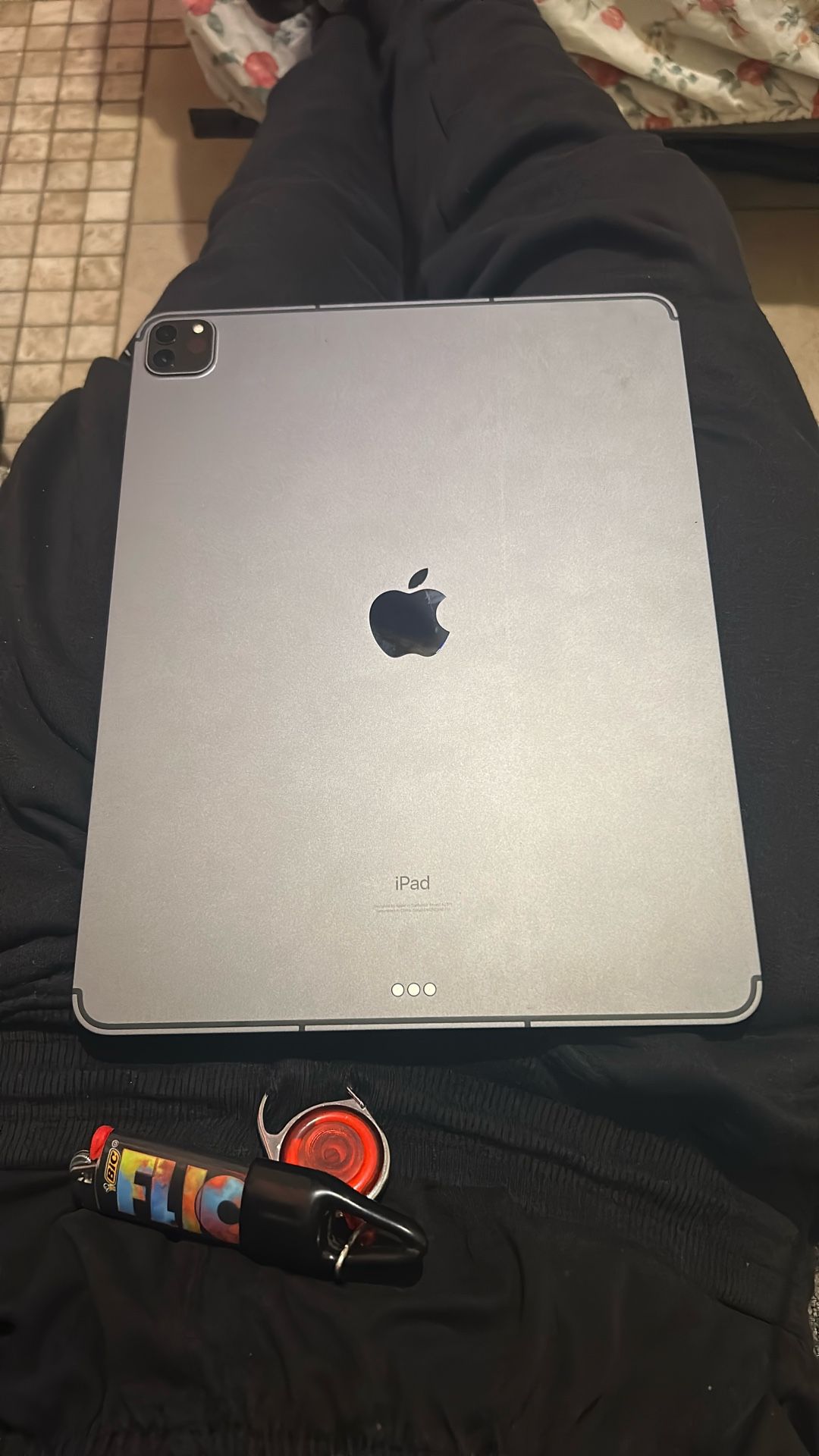 iPad Wit Keyboard And Apple Pen