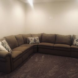 La-Z-Boy 6 Pieces Sleeper Sectional Brown / manual recliner 