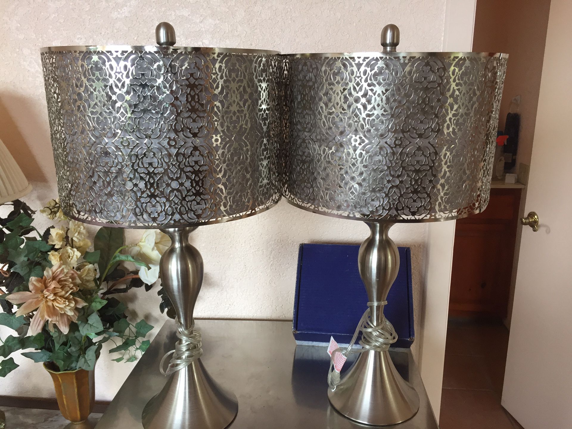 All metal laced table lamps