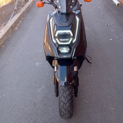 2023 SCOOTER 150 cc TREX HAS TITLE 