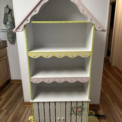 Girls Bookshelf