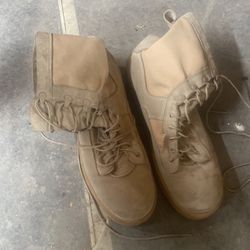 Military Boots 