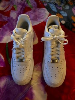 Nike Women's Air Force 1 '07 'Studded Swoosh size 9