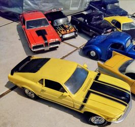 A set of 8 Toy car collection