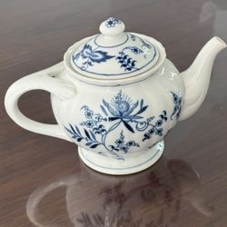 Vintage Blue Danube Onion Pattern Porcelain Teapot