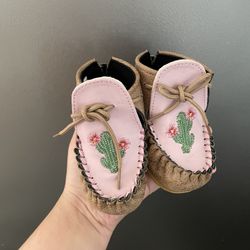 BABY GIRL BOOT BARN SHOES Size 4 