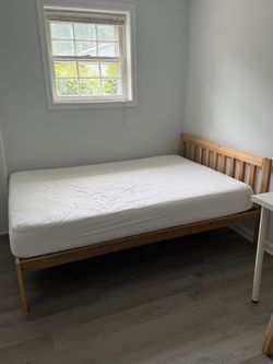 Full size bed with mattress