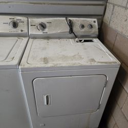 Sears Kenmore Washer And Dryer. 