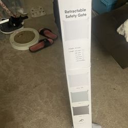 Retractable Pet/baby Gate 118” Span 