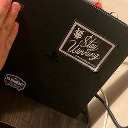 PS4 Slim 
