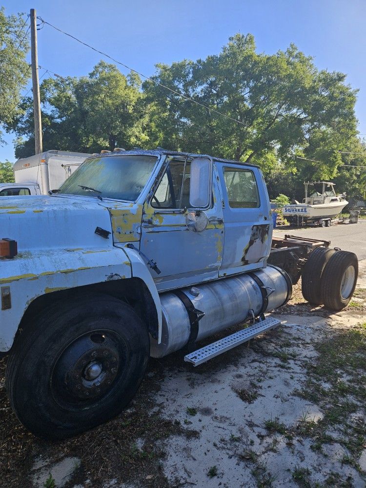 1992 Ford F-750