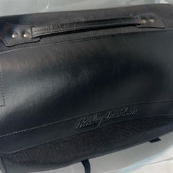 Harley Davidson Motorcycle Tail Bag Black 15L Luggage Hook Loop Zippers $50