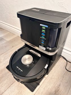 Shark PowerDetect 2-in-1 Robot Vacuum with Base