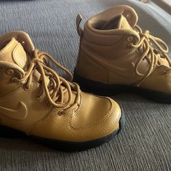 Boys Nike Boot
