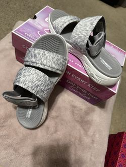 Sketcher Sandal/ Size 7