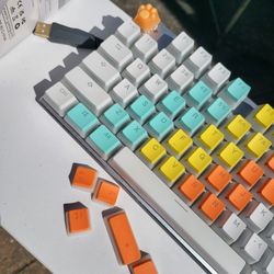 LED Mechanical Keyboard + 5 Sets Of Key Caps - Blue Switches 