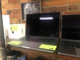 🍎 2021 MacBook Pro 16" with M1 Max Chip - Ultimate Professional Workstation! 💻