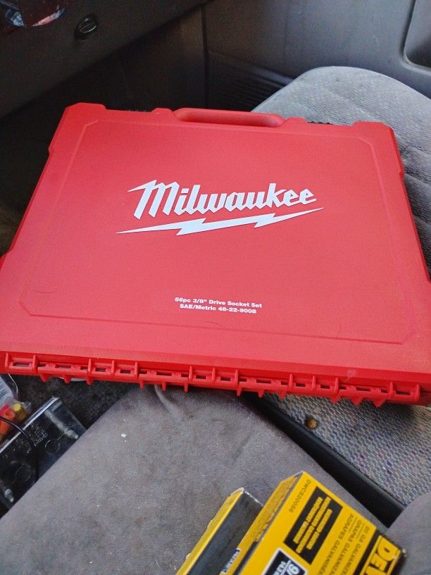 Brand New Milwaukee 56 PC 3/8 Drive Socket Set