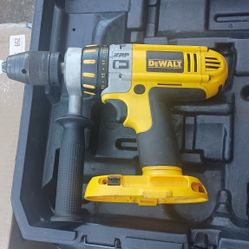 DeWalt 18v Hammer Drill and Saw Zaw