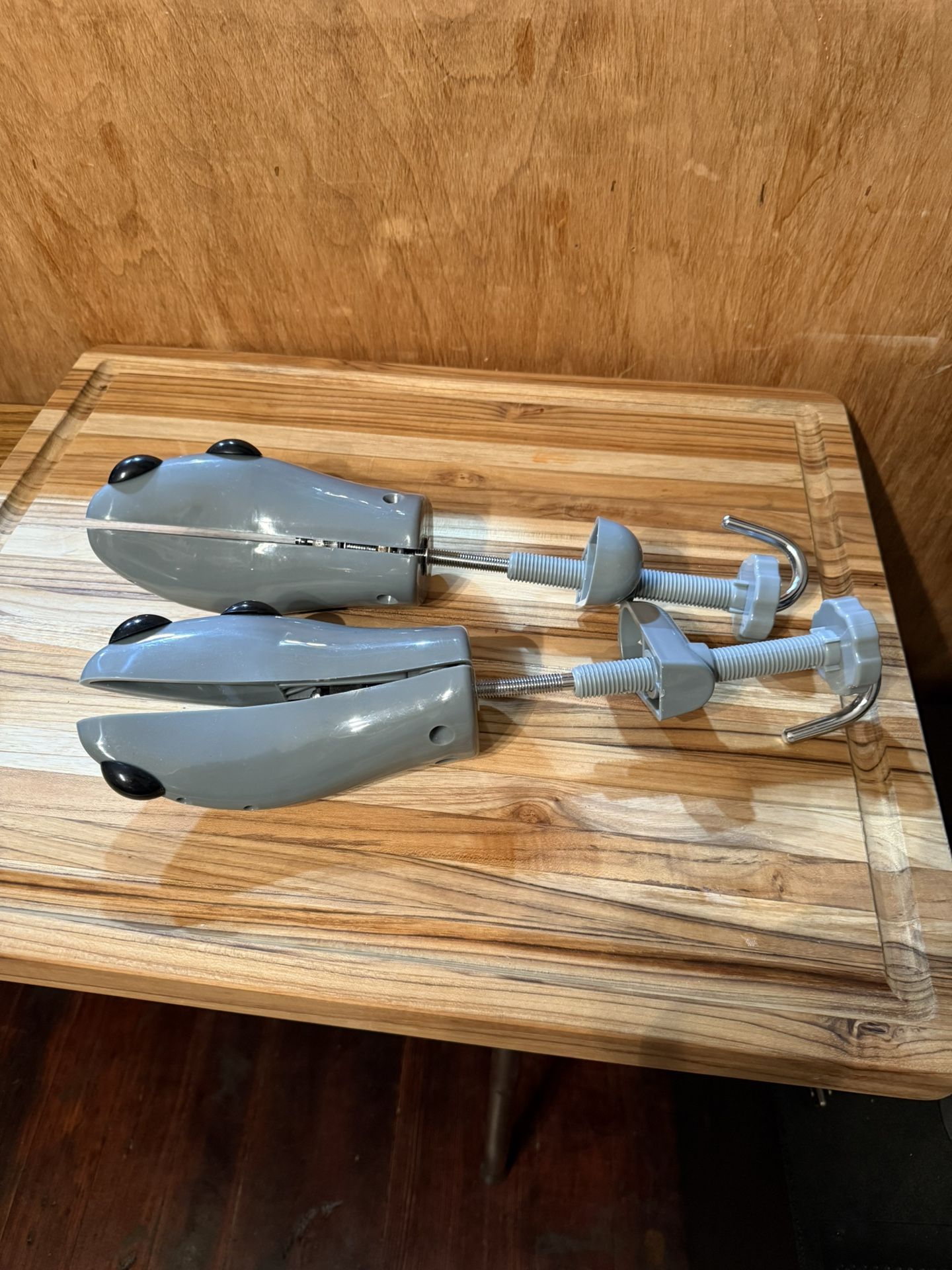 Adjustable Shoe Stretcher