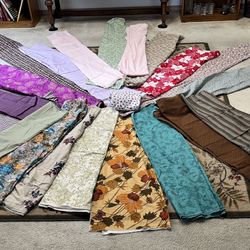 21 Fabrics Different Colors And Lengths