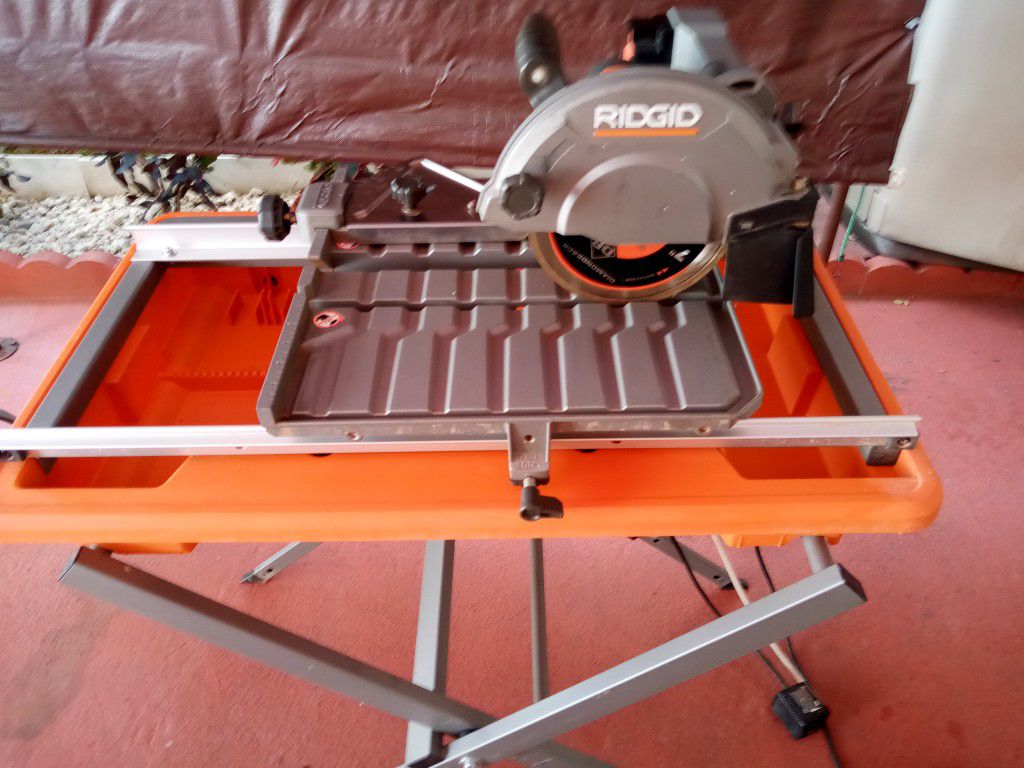 Ridgid Wet Tile Saw With Stand