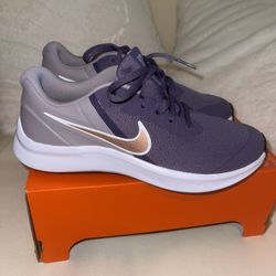 Youth Nikes Size 6y Fits Womens Size 8 6.5 Fits 8.5 Size 7y Fits Size 9 