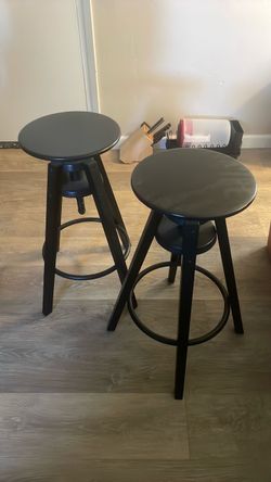 2 stools