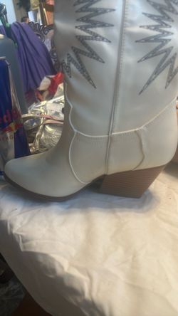 White Western Cowboy Boots with Snakeskin Trim
