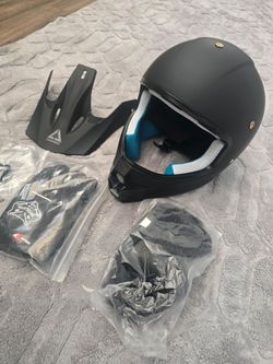 Helmet with goggles and gloves size L