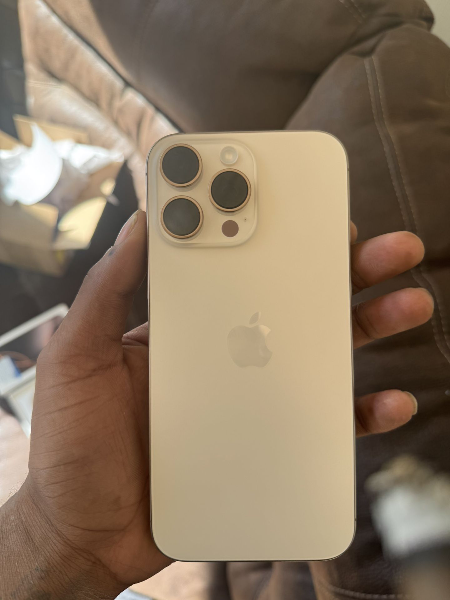 iPhone 16 PRO MAX
