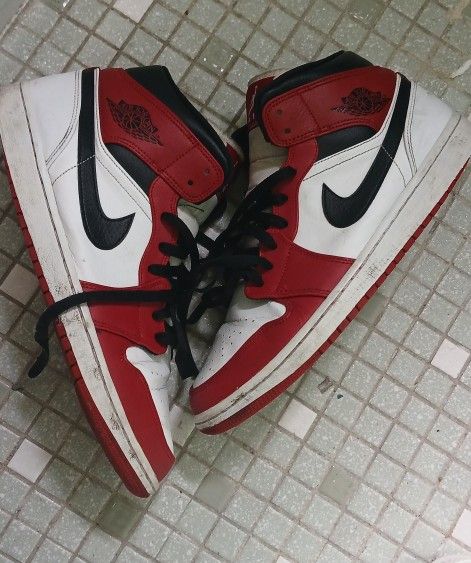 SIZE 12 MEN Nike AIR JORDAN 1 CHICAGO 2020