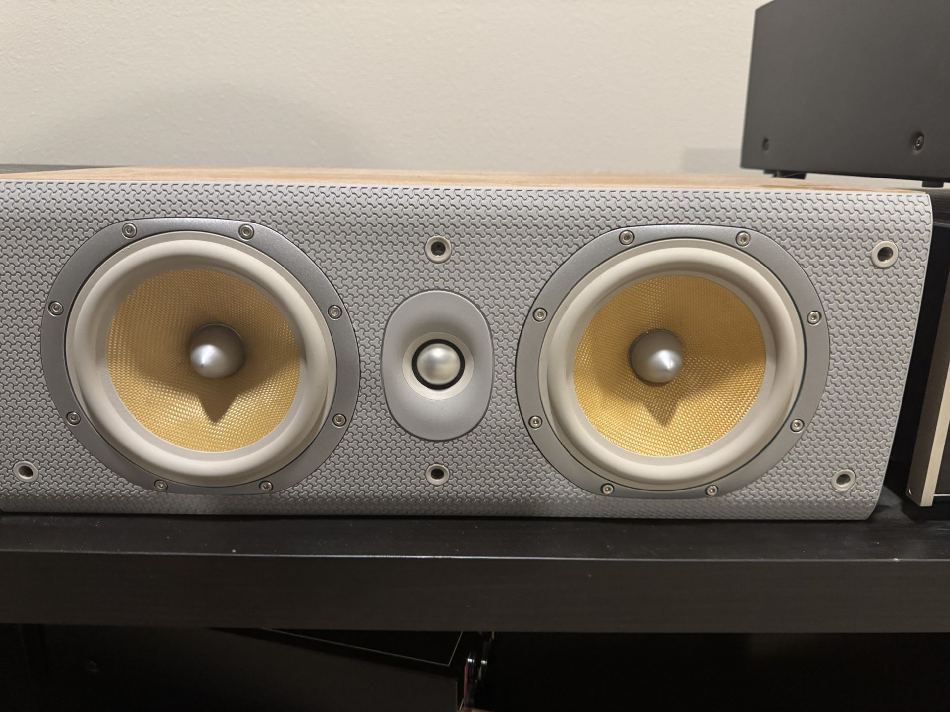 Bowers & Wilkins LCR600 S3 Center Speaker