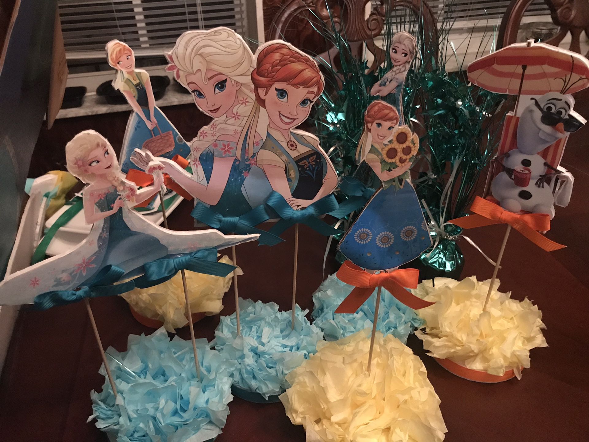 Decorations for Frozen birthday